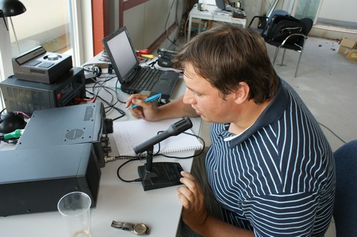 Dennis ook even achter het 23 cm station